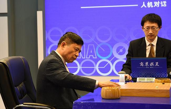 林文伯卫冕“商界棋王”头衔