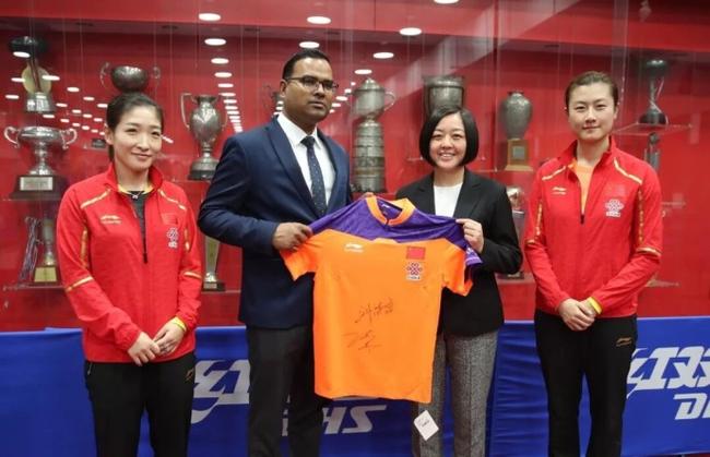 费萨尔14日访问了中国乒乓球队