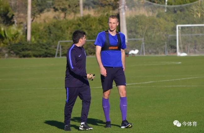 巴斯蒂安斯抵达泰达训练营