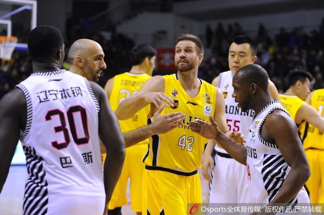 兰多夫重回辽宁受球迷欢迎 郭士强透赢球秘诀_CBA_新浪竞技风暴_新浪网