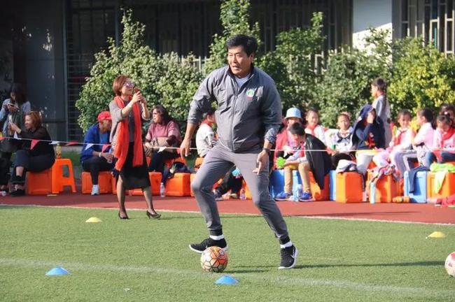 传承析秦国荣和曹赟定两代人继承上海足球基因