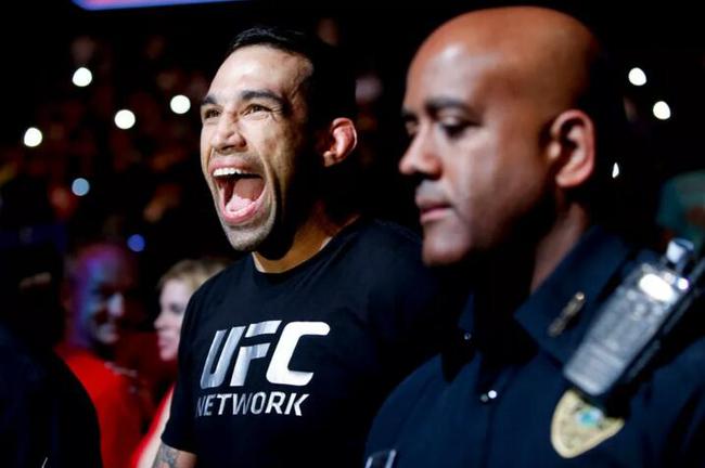 前重量级冠军温盾将领衔UFC伦敦赛的头条大战