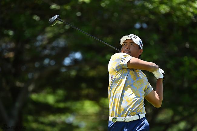 小平智目前领跑日巡奖金榜