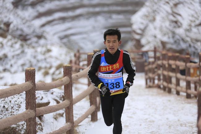 甘州≥全国冰雪山地马拉松赛甘州平山湖大峡谷开赛〖平山湖