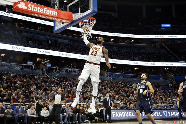 詹姆斯本场打得轻松惬意