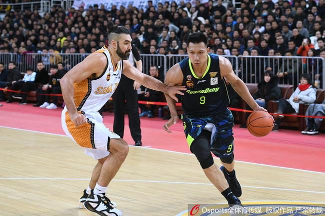 阿联砍29+22广东客场双杀山西