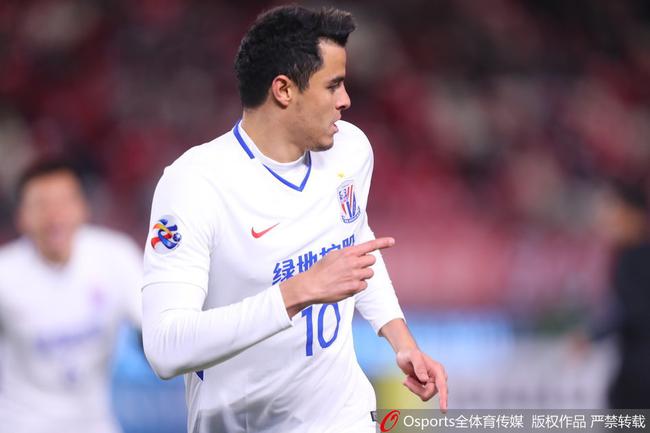 莫雷诺头球建功