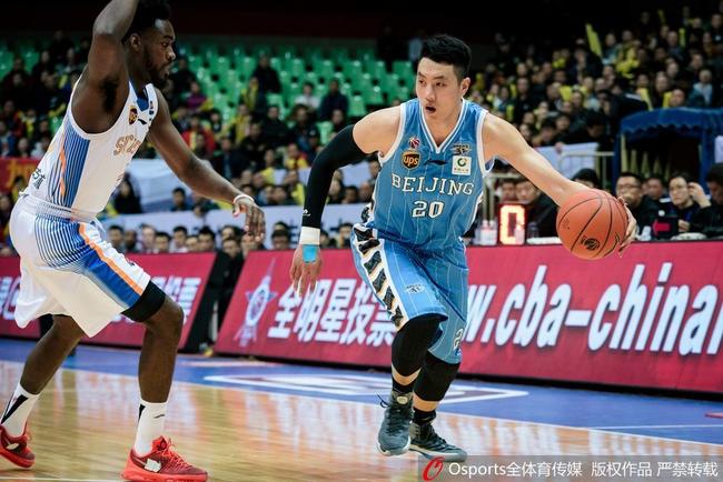 翟晓川此役得到13分10篮板