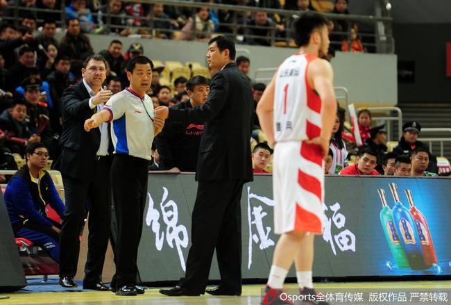 巩晓彬和凯撒曾是搭档