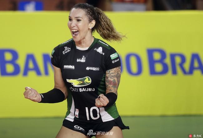 巴西变性选手蒂芬妮-佩雷拉-德-阿布鲁