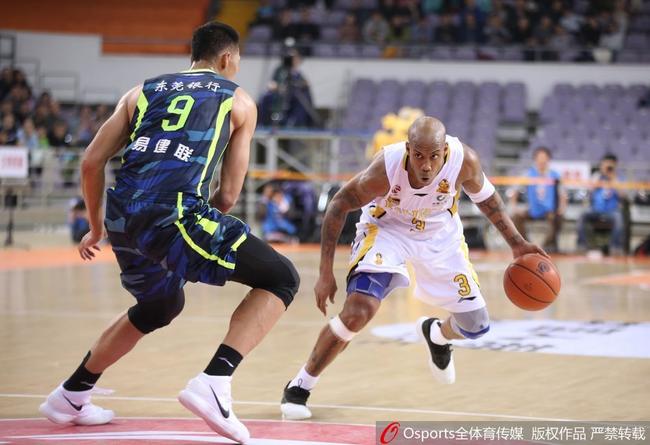 马布里单挑易建联