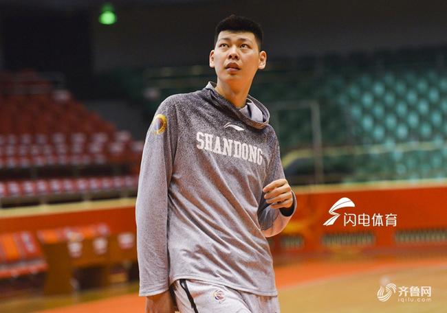 山东新星朱荣振偶像杜兰特平时爱打游戏