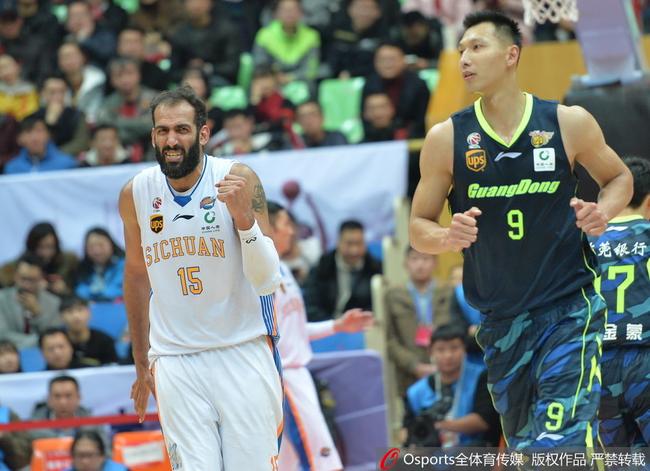 今晚易建联和哈达迪又对上了