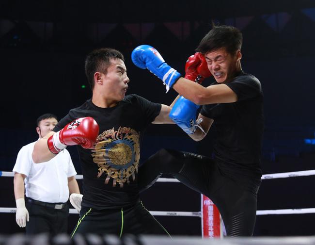 刘士才(红方)何路深激烈搏杀
