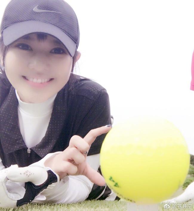 苍老师与高尔夫球