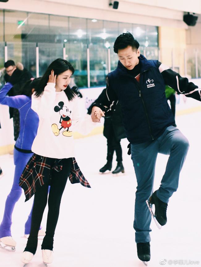 孟飞与李菲儿在北京海淀世纪金源冠军冰场
