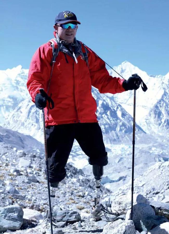 体坛下午茶走进夏伯渝无腿老人珠峰梦