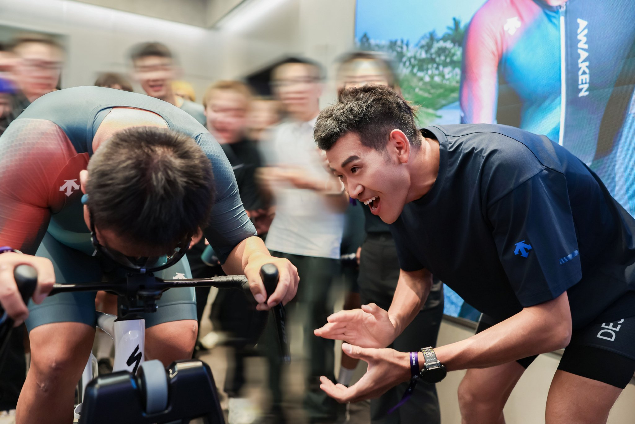 图13：迪桑特专业社群骑行活动