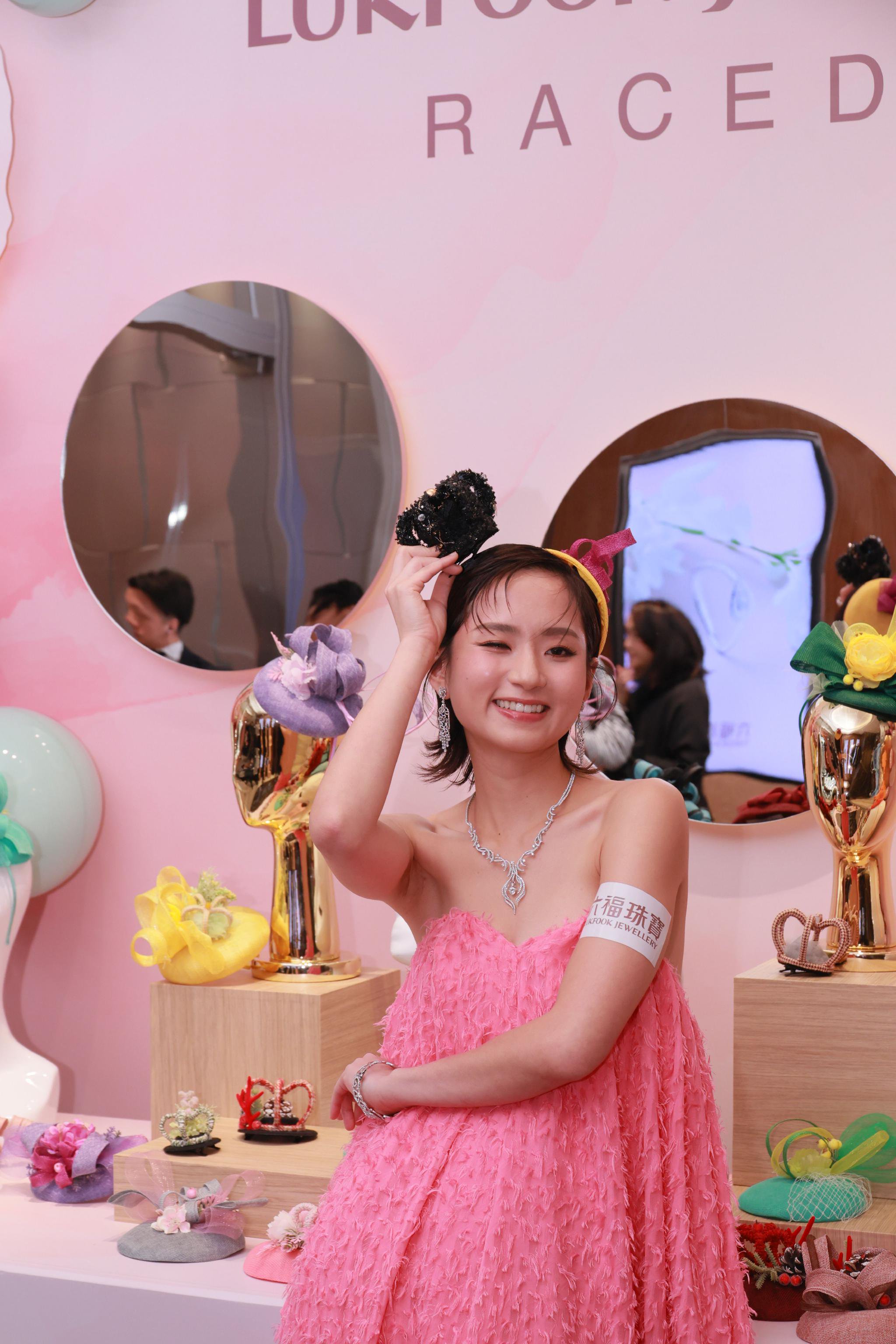 著名演员梁雍婷小姐