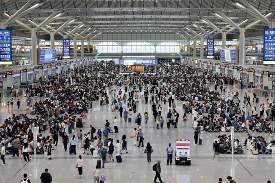 西安铁路局暑运首次突破3000万人次！创历史新高！