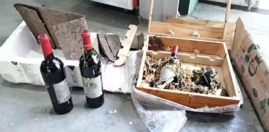 网上给朋友买了红酒邮寄过程中打碎了 该怎么索赔?