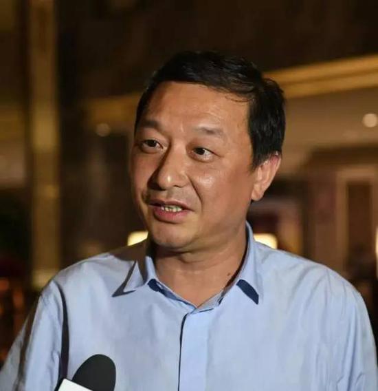 致达控股集团有限公司董事长 严健军