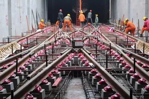 蓝色格调的地铁四号线上,藏着西安许多唯一的生活场!