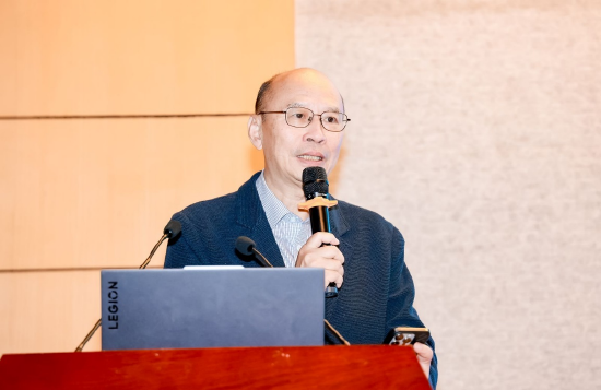 香港浸会大学传理学院前院长黄煜教授