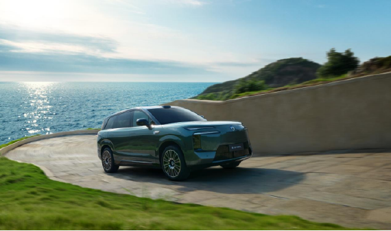 插混专用2.0T高效发动机+三电机