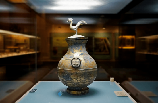 鎏金凤鸟铜锺,现藏于西安博物院