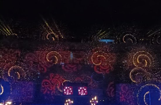 图为司徒小镇“打铁花”演出现场