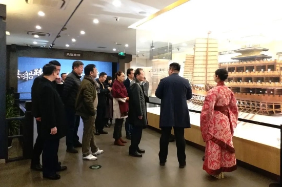 ▲参观斗门水库(昆明池)展览馆