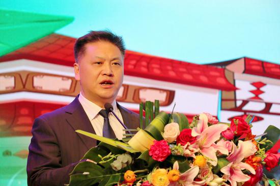 汉台区委常委,宣传部长张惠元对外发布今年油菜花节吉祥物表情包