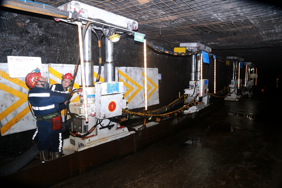 国能神东煤炭集团锦界煤矿三个综采面回顺全部使用单元式支架保安全提