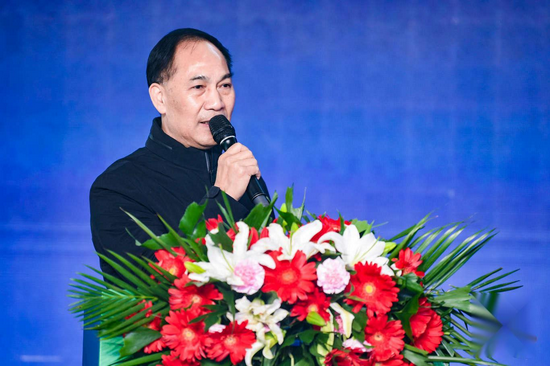 (陕西丝绸之路文化交流中心主任,原陕西省商务厅副厅长王国龙)