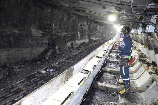 神东煤炭集团寸草塔煤矿多举措让安全一号文从纸上落地