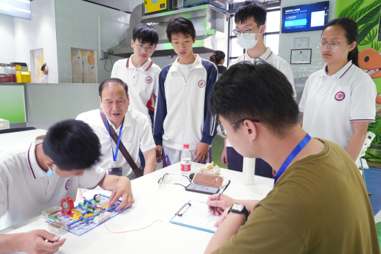 电子模型组装比赛