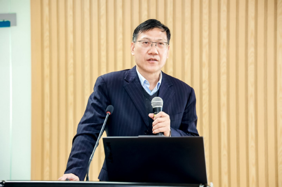 浙江大学求是特聘学者、机器人研究院常务副院长、中国高等教育学会工程教育专业委员秘书长陆国栋教授