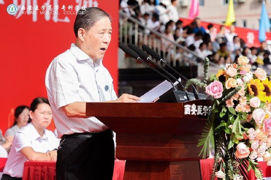 党委书记韩忠诚宣读表彰决定
