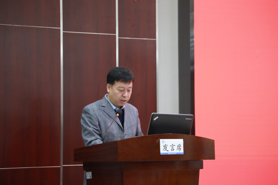 当代陕西研究会秘书长杨航宣读表彰决定