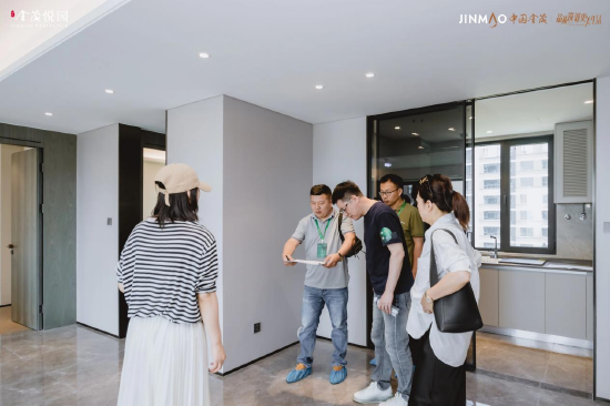 高新金茂悦园户户开活动现场实拍图