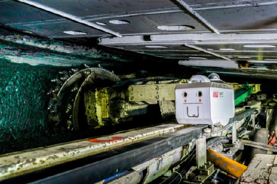 图为薄煤层采煤工作面巡检机器人