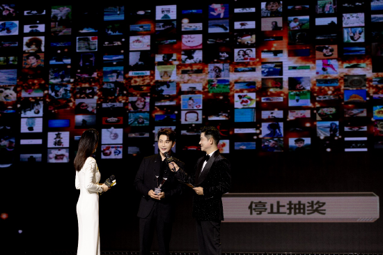 演员孙坚抽取巨子生物护肤大礼包