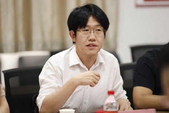 图 3 炎炎国际董事长孟家峰详细介绍了校企合作模式