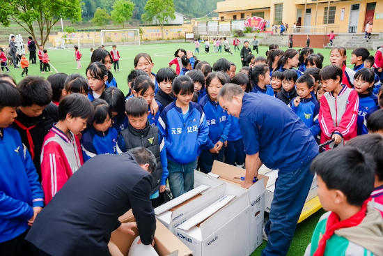 科勒为贵州元宝小学捐赠并安装全新的用水设施