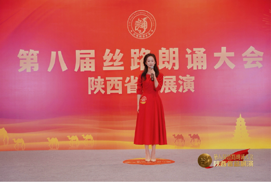 （图六）刘芳源同学演绎的《赞美》