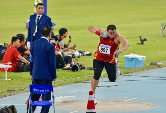 铅球名将冯杰:期待十四运会将奖牌换成金色