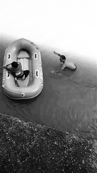 石泉兄弟俩勇救落水儿童听到呼救跳下水库救人