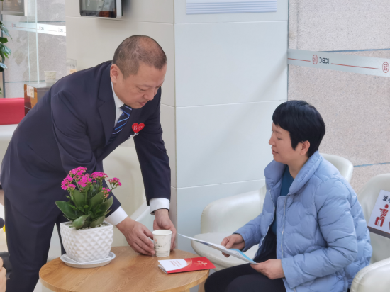 工行西安分行多措并举提升支付便利性更好地服务老年人外籍来华人士