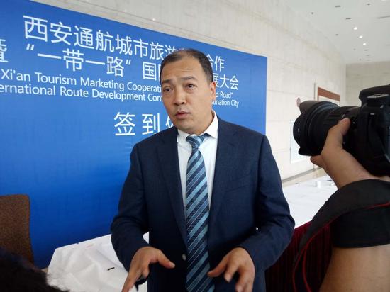 阿里地委副书记,行署副专员张晓峰接受媒体采访